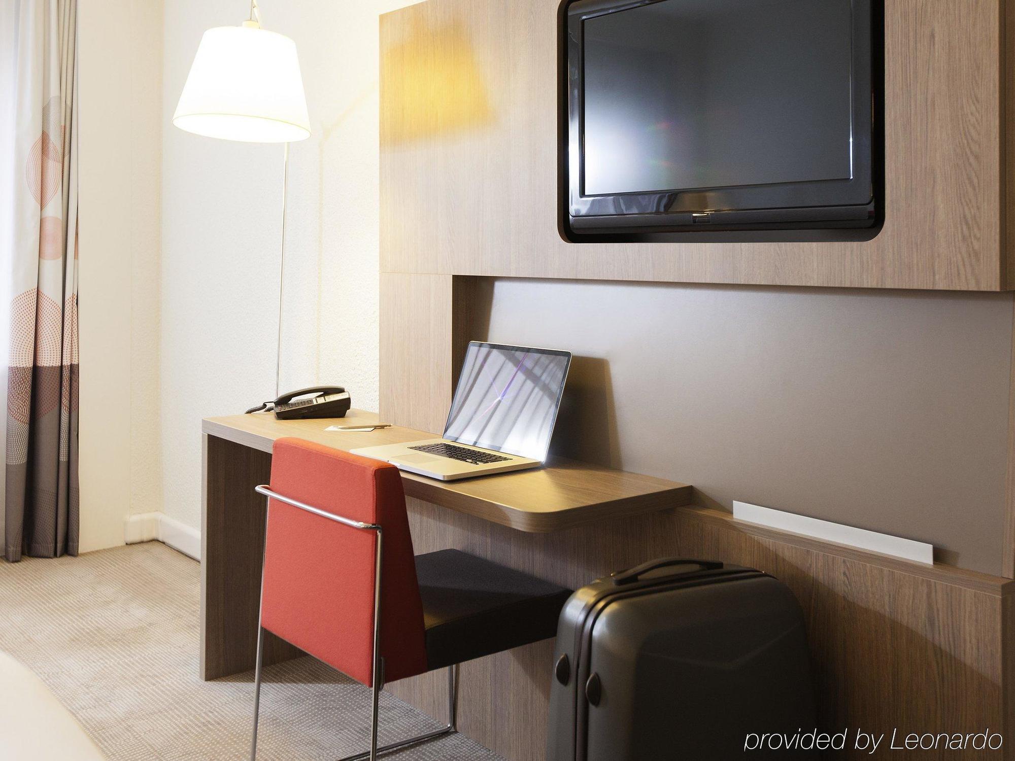 Novotel Centre Hotel